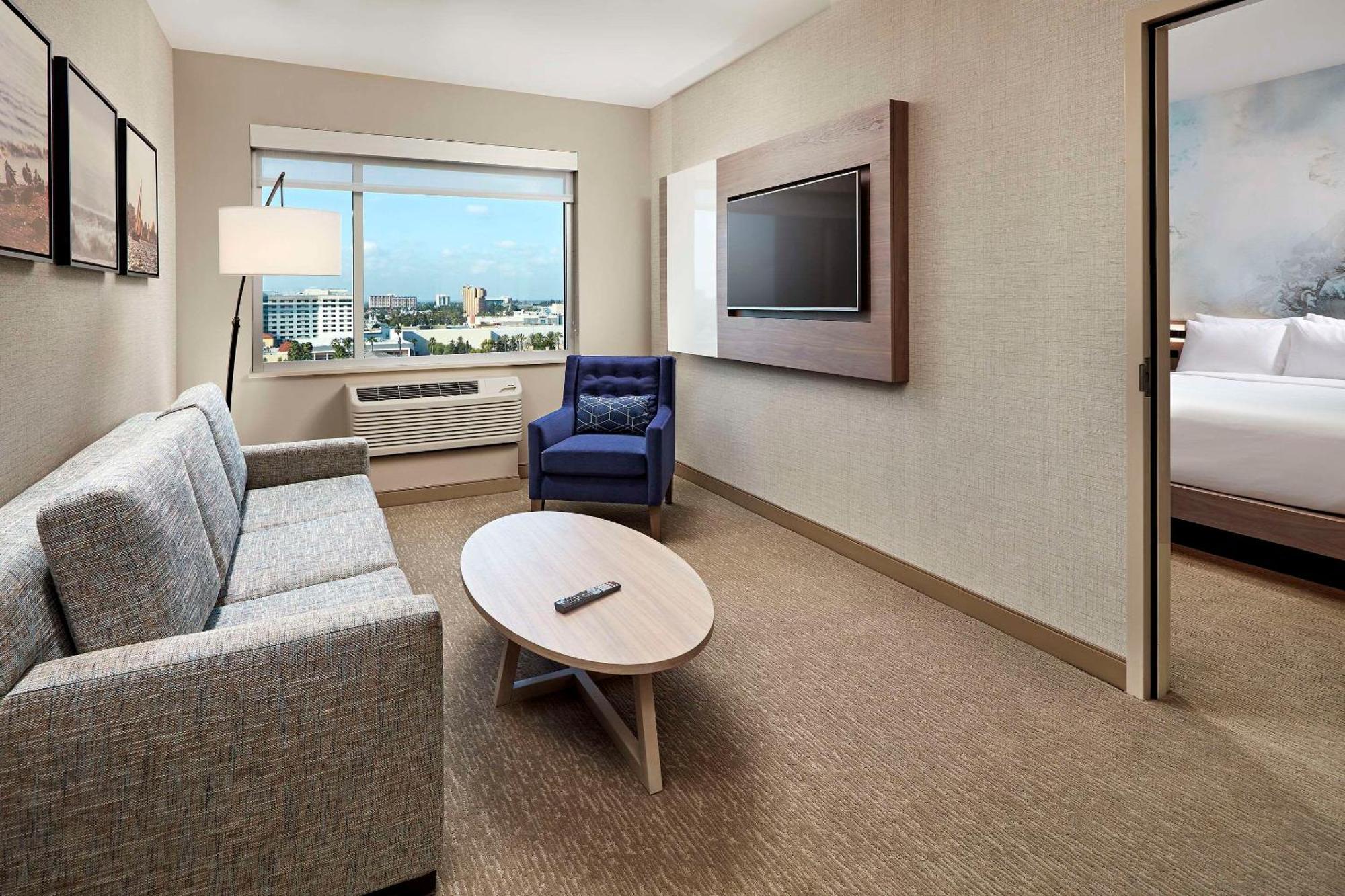 Queen Suite with Two Queen Beds and Sofa Bed - Non-Smoking,1458030877:JPEG